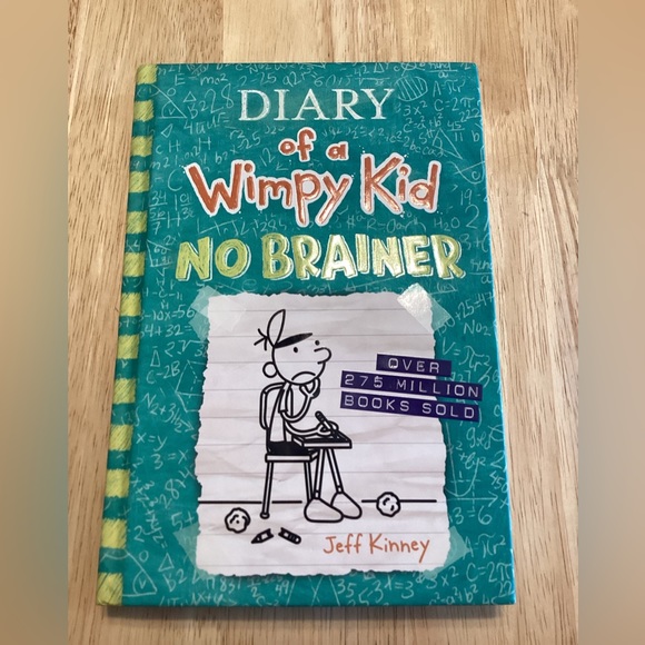 *SIGNED* Diary of a wimpy kid No Brainer book - Picture 2 of 7